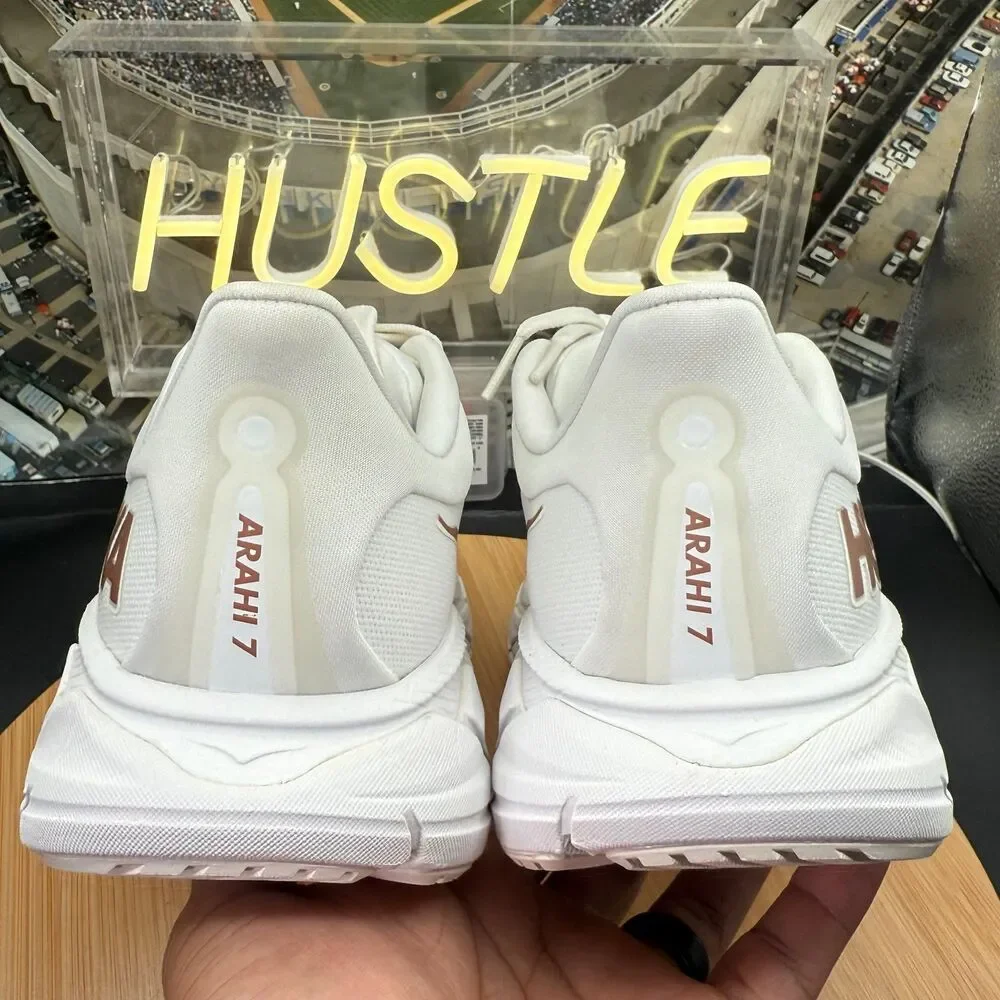Hoka One One hoka one